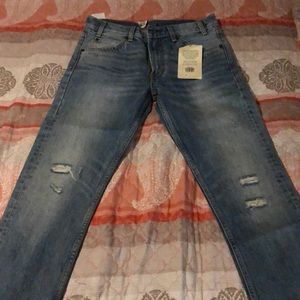 Levis cropped jeans